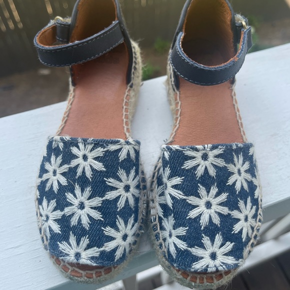 Other - Gorgeous Toni Pons Girls Espadrilles! 29 and 30
